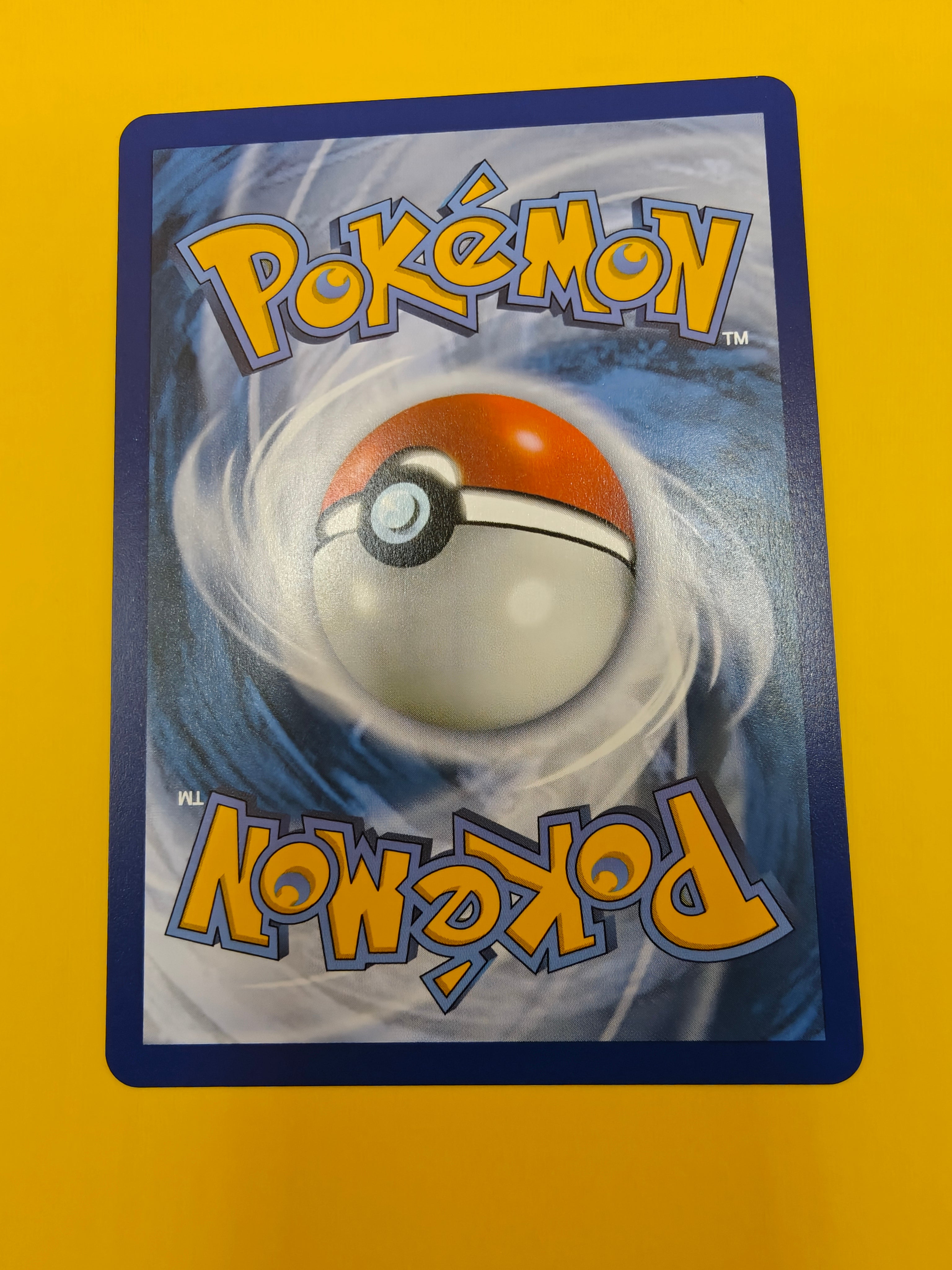 Vanillish Poké Ball - White Flare